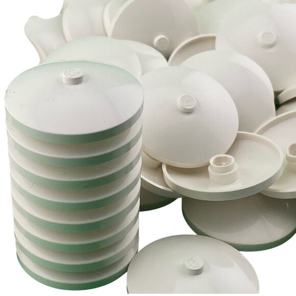 100 Pcs Lego Round Specialty White Plate 2x2 - New Old Stock - A490 - Picture 8 of 9